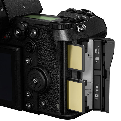 Panasonic DC-S1 LUMIX S Full Frame Mirrorless Camera Body