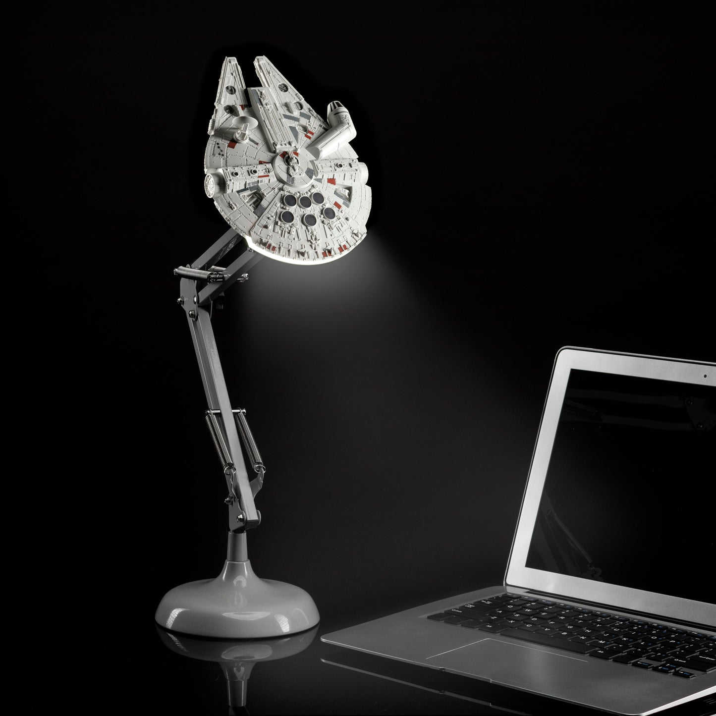 Star Wars Millennium Falcon Desk Light