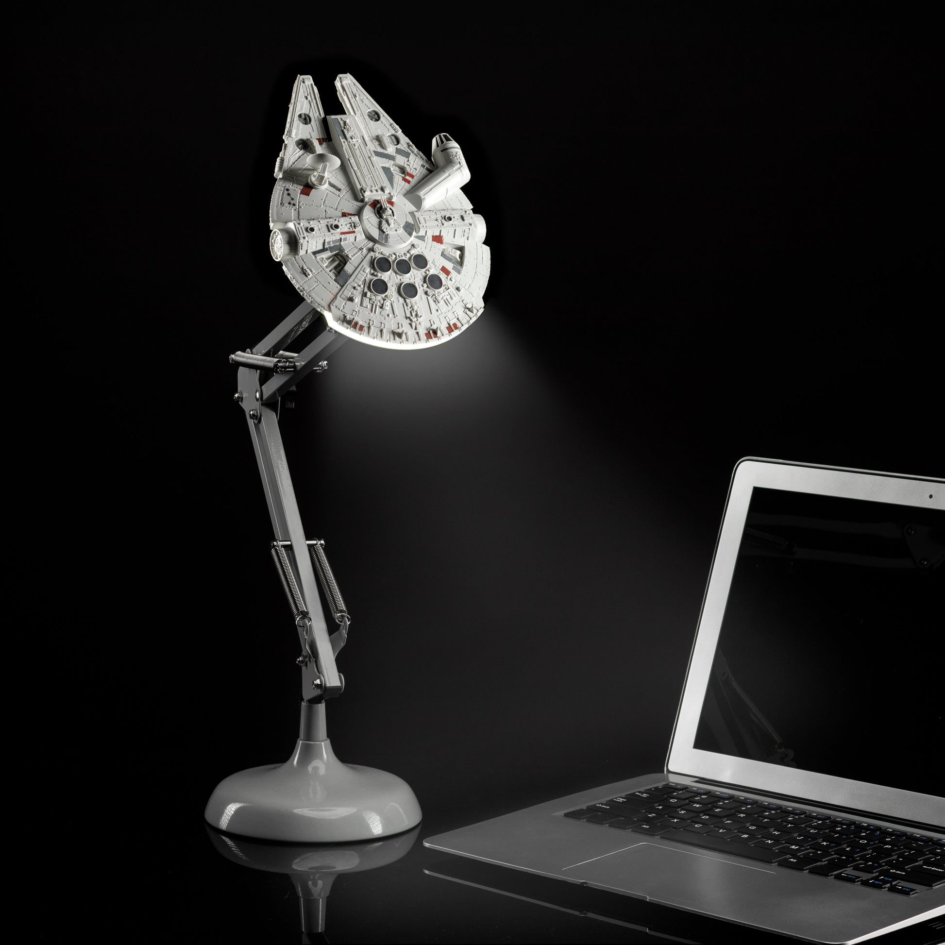 Star Wars Millennium Falcon Desk Light
